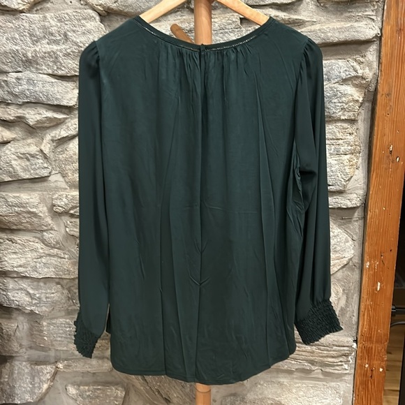 Green mixed media blouse - Picture 4 of 6